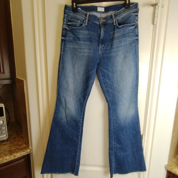 MOTHER Denim - Mother The Weekender Fray Flare Groovin Wash Size 31